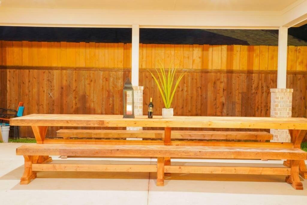 Dallas 4Br Large Yard W Hot Tub , Fire Pit And Basketball Hoop Εξωτερικό φωτογραφία