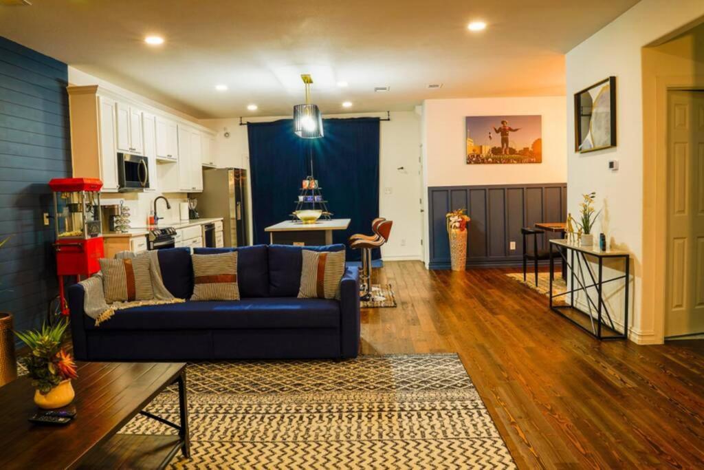 Dallas 4Br Large Yard W Hot Tub , Fire Pit And Basketball Hoop Εξωτερικό φωτογραφία