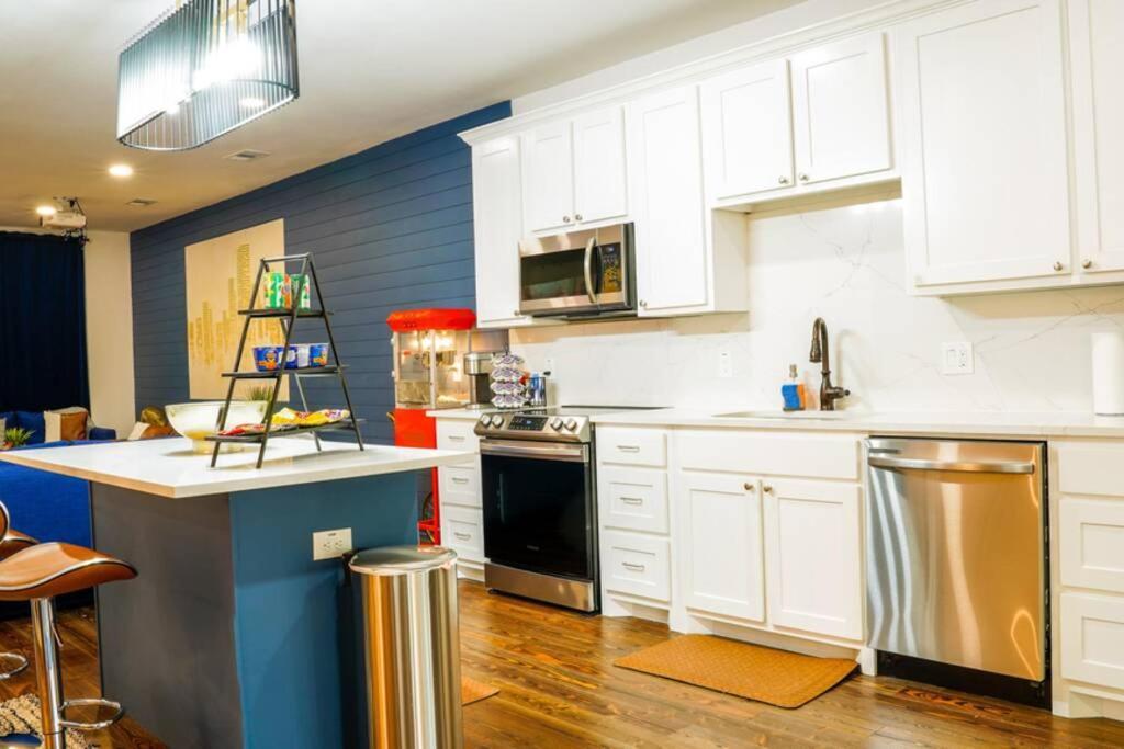 Dallas 4Br Large Yard W Hot Tub , Fire Pit And Basketball Hoop Εξωτερικό φωτογραφία
