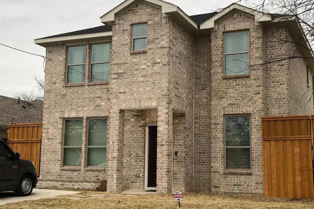 Dallas 4Br Large Yard W Hot Tub , Fire Pit And Basketball Hoop Εξωτερικό φωτογραφία