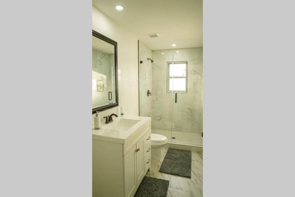 Dallas 4Br Large Yard W Hot Tub , Fire Pit And Basketball Hoop Εξωτερικό φωτογραφία