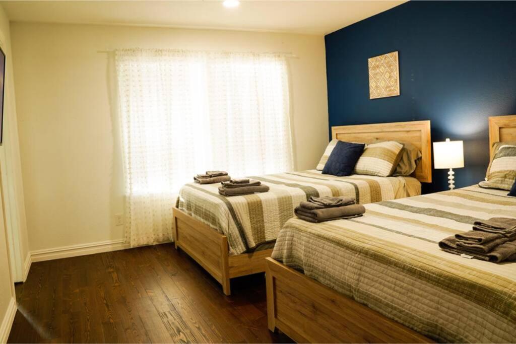 Dallas 4Br Large Yard W Hot Tub , Fire Pit And Basketball Hoop Εξωτερικό φωτογραφία