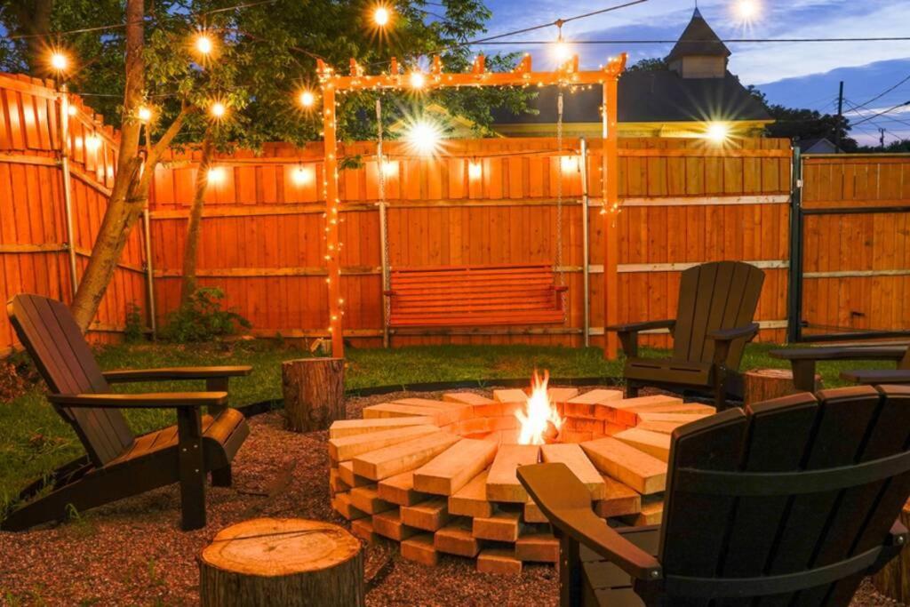 Dallas 4Br Large Yard W Hot Tub , Fire Pit And Basketball Hoop Εξωτερικό φωτογραφία